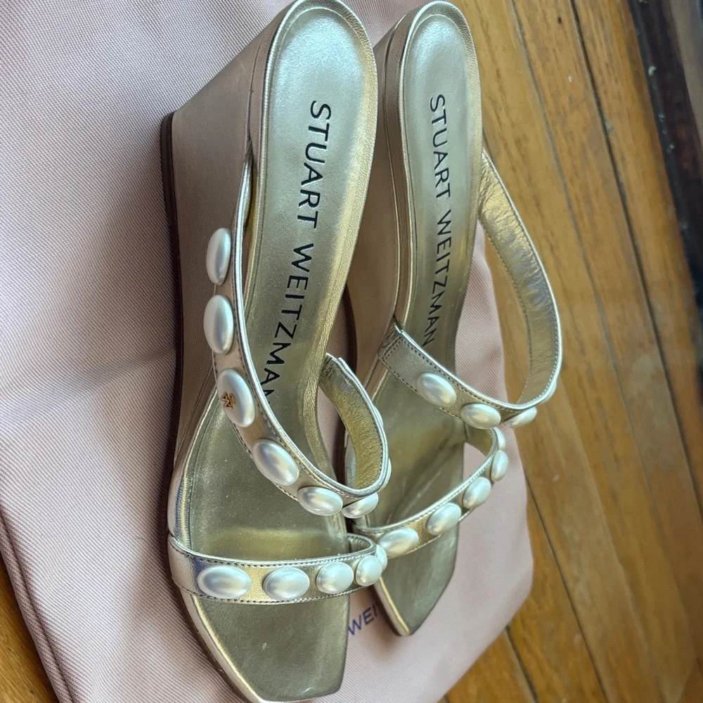 Stuart Weitzman Gold Pearl-Embellished Slide Mules - Picture 3 of 3